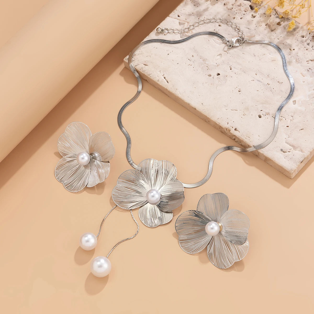 Flower Pearl Necklace & Earrings Set