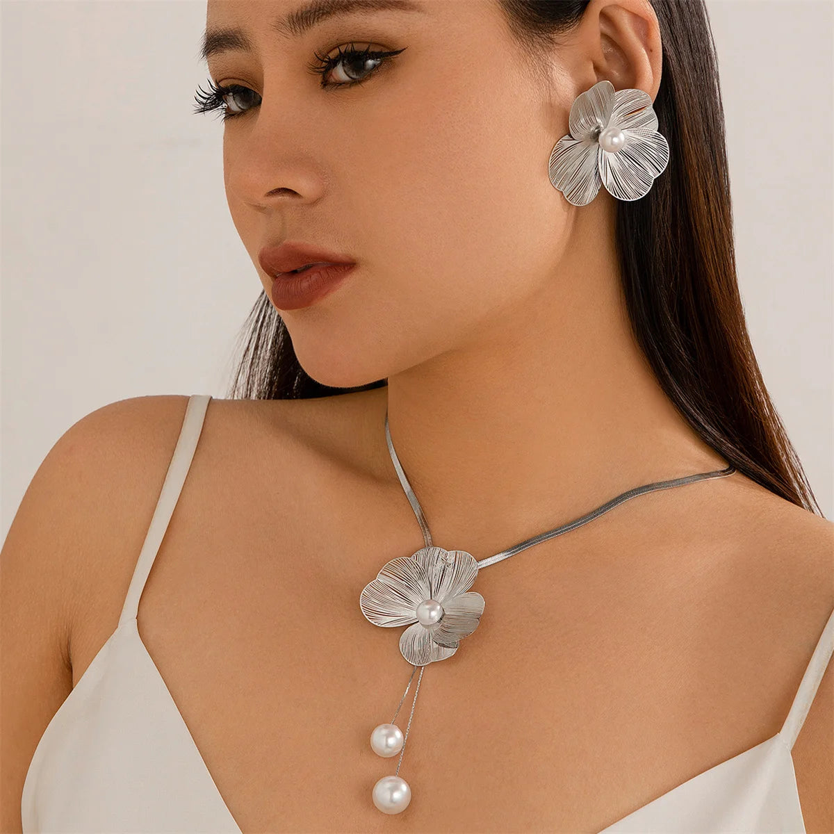 Flower Pearl Necklace & Earrings Set