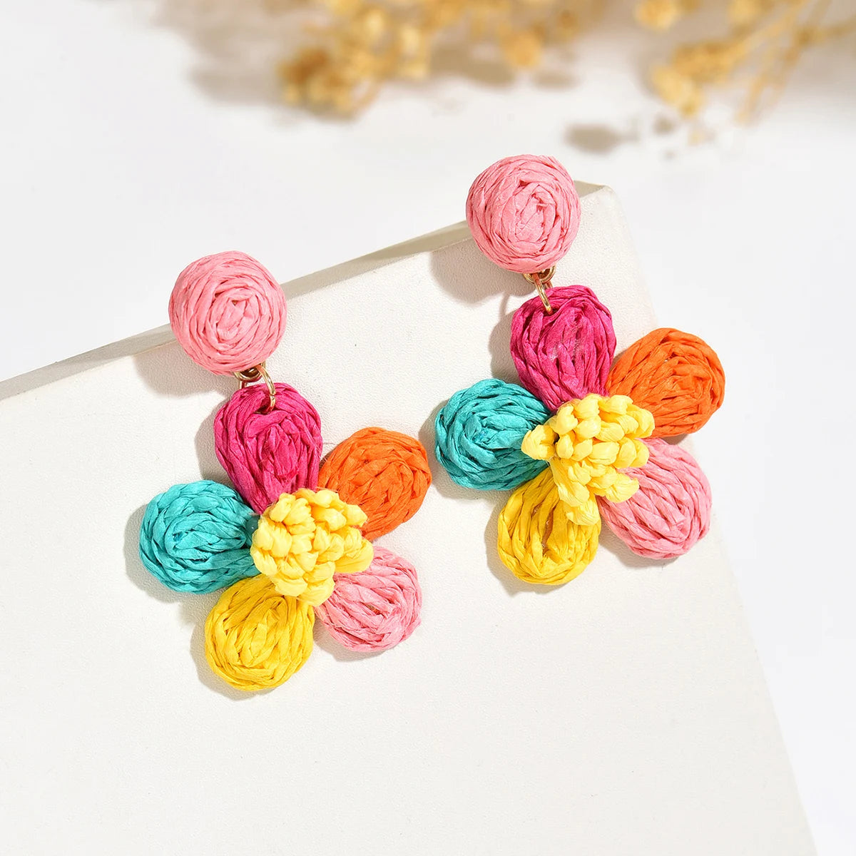 Women Multicolor Woven Straw Daisy Earrings Handmade Raffia Ball Floral Dangling Earrings Bohemian Holiday Party Accessories