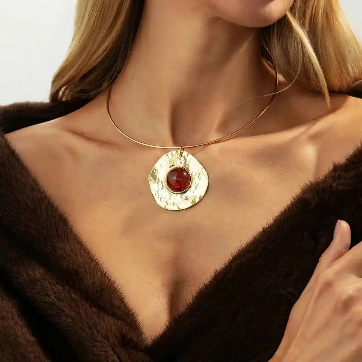 Resin Round Pendant Choker