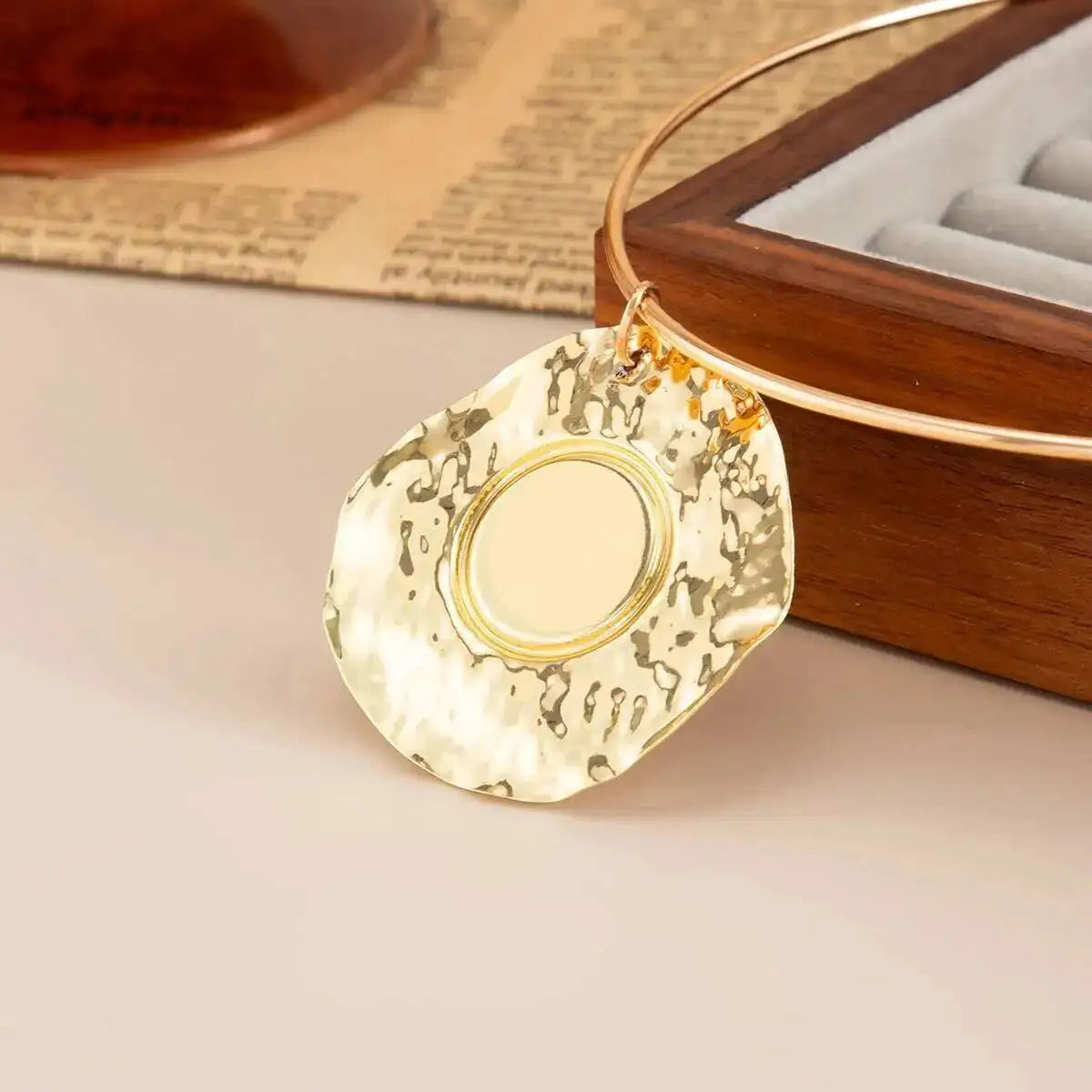Resin Round Pendant Choker