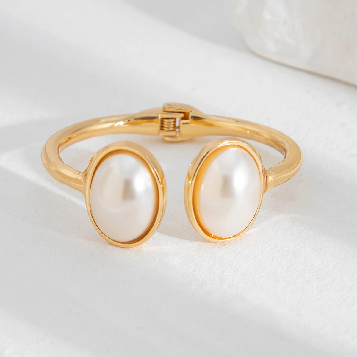 Salircon Unique Design Irregular Geometric Metal Bangles for Women Elegant Classic Oval Imitation Pearl Open Bracelets Jewelry