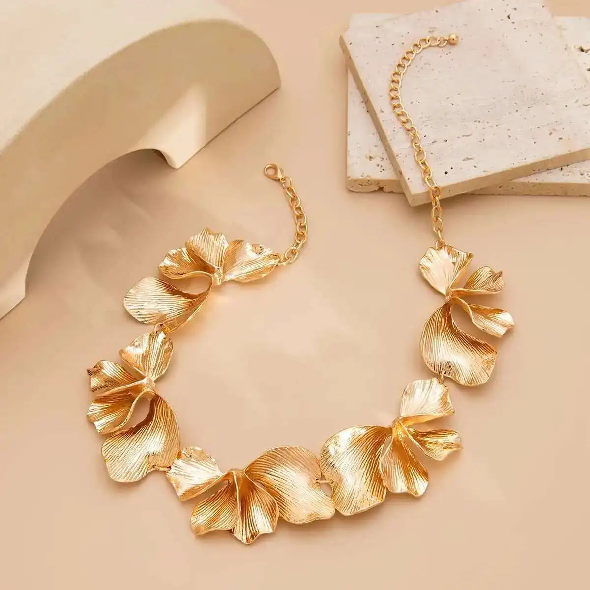 Vintage Flower Choker Necklace