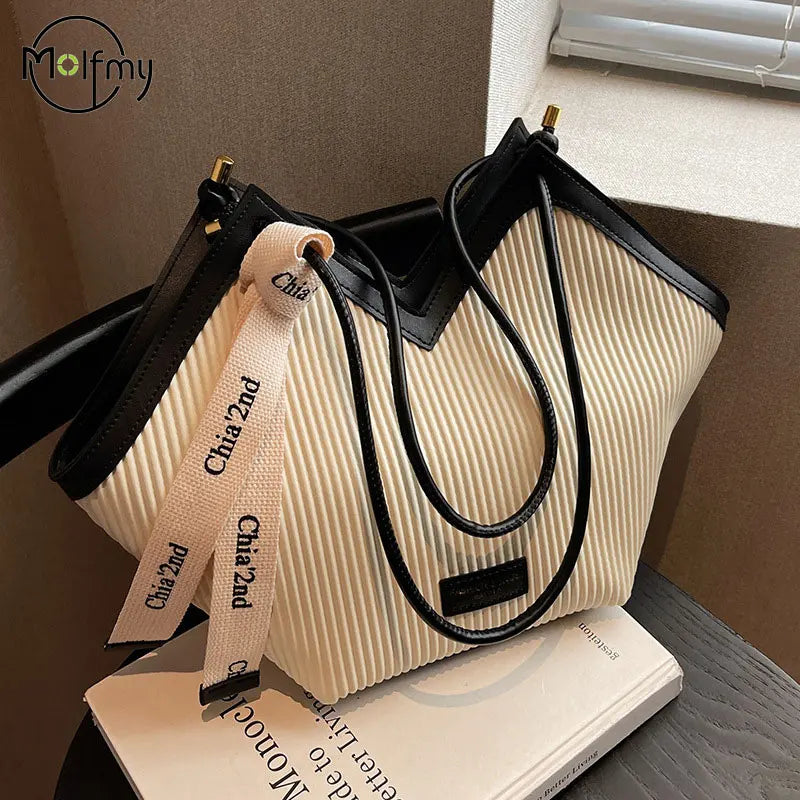 PU Leather Heart-Shaped Tote Bag