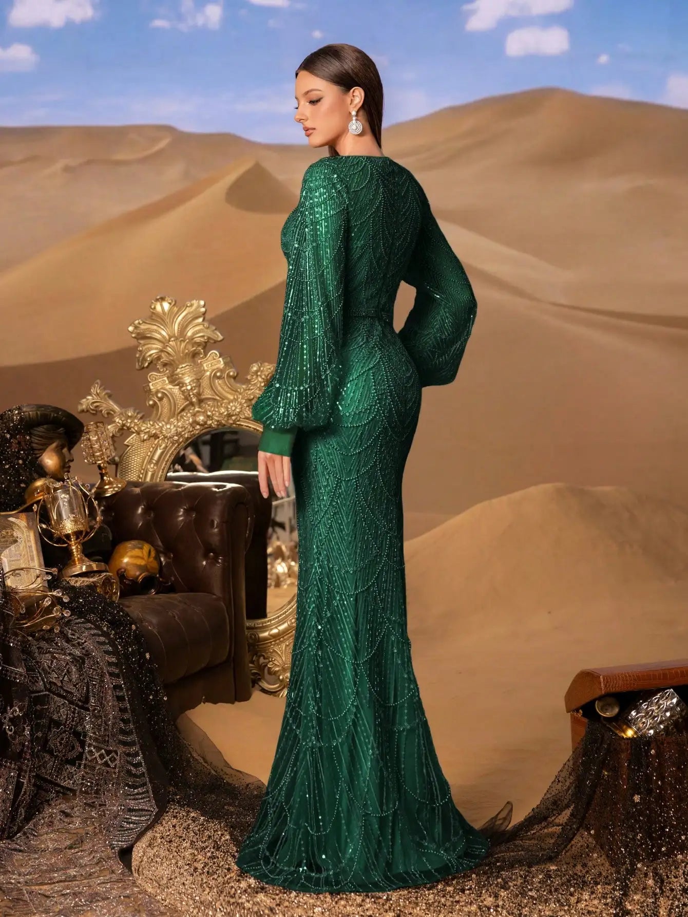 Elegant and luxurious sequined mermaid long-sleeved evening dresses, adorned with sparkling crystal beads.