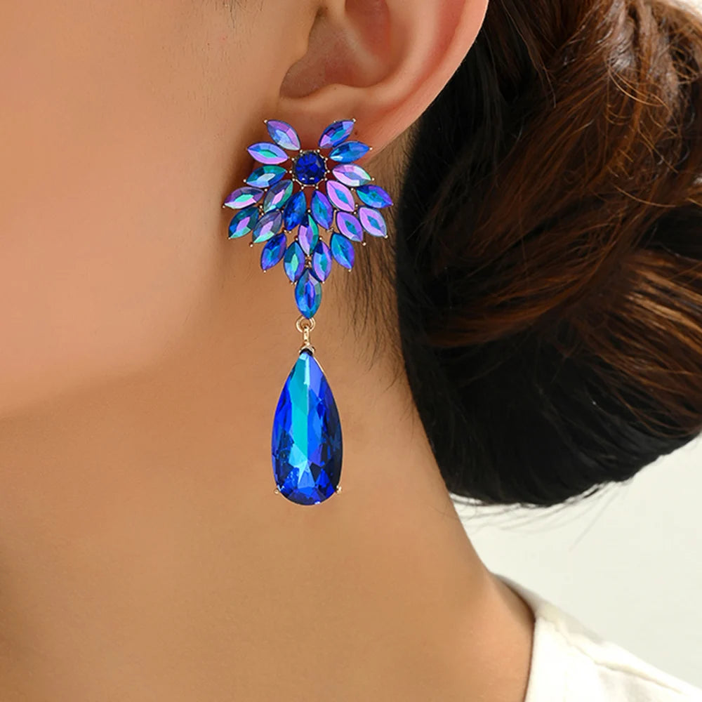 Elegant Leaves Teardrop Dangle Earrings for WomLuxury Design Sparkly