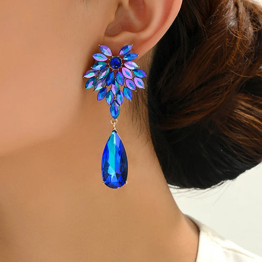 Elegant Leaves Teardrop Dangle Earrings for WomLuxury Design Sparkly