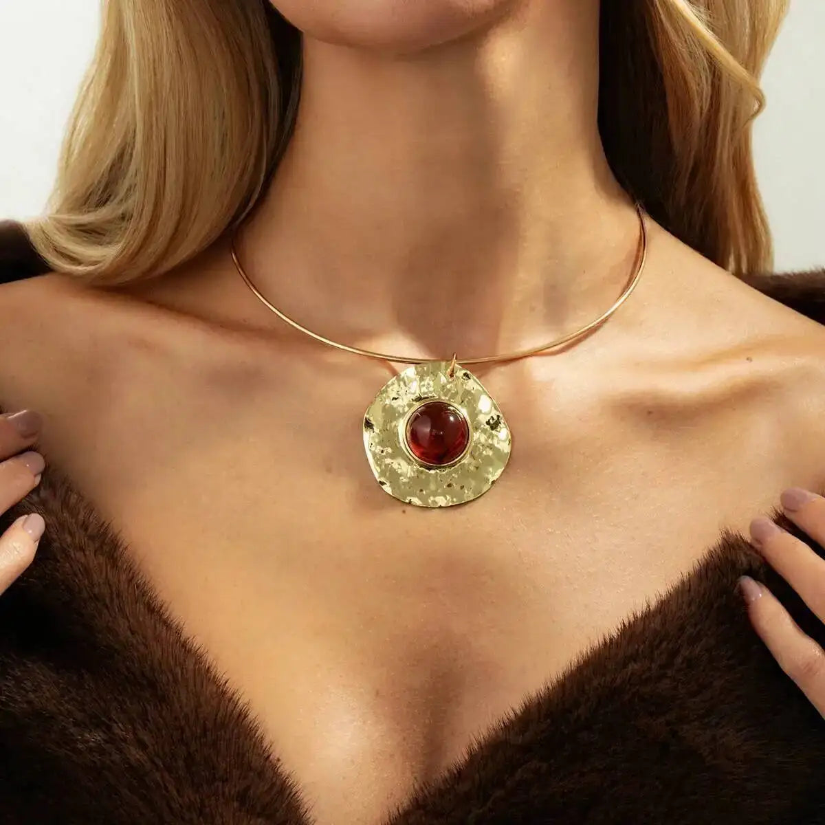 Resin Round Pendant Choker