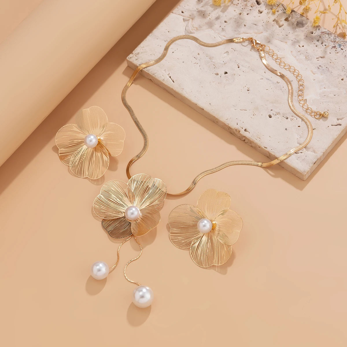 Flower Pearl Necklace & Earrings Set