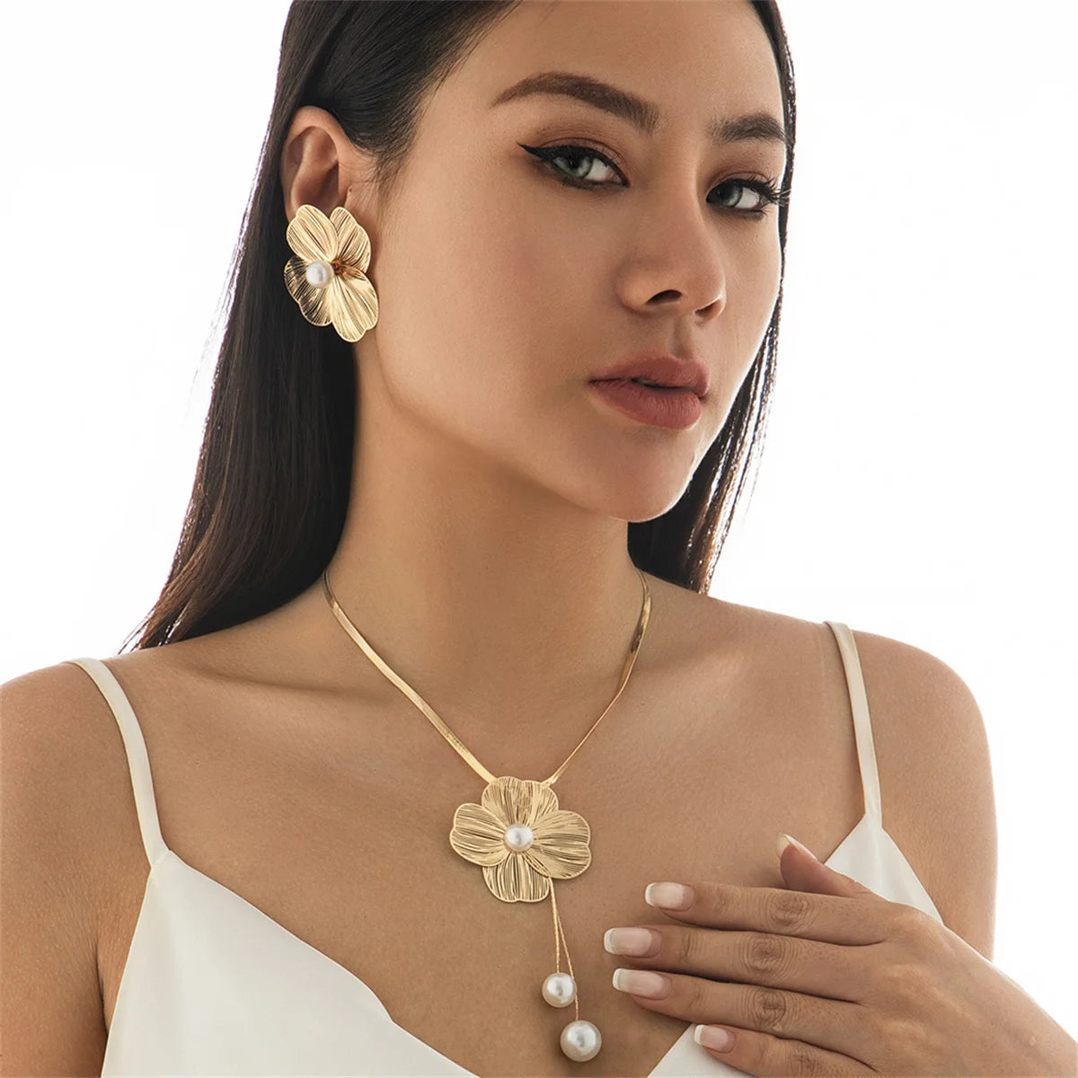 Flower Pearl Necklace & Earrings Set