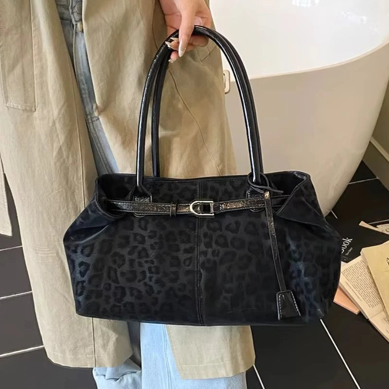 Leopard print PU leather tote bag.