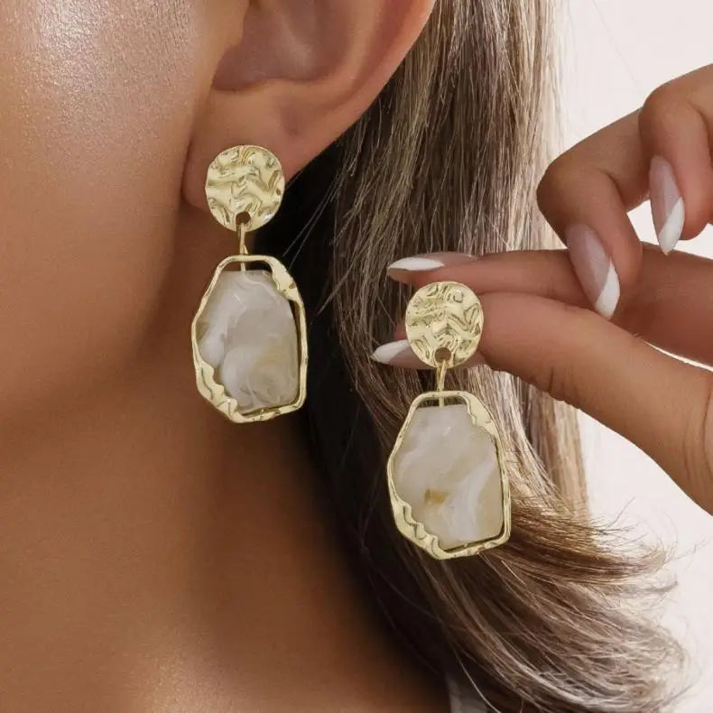 Irregular Geometric Resin Pendant Earrings for Women Ladies Temperament Vintage Metal Shell Drop Earrings Jewelry Accessories