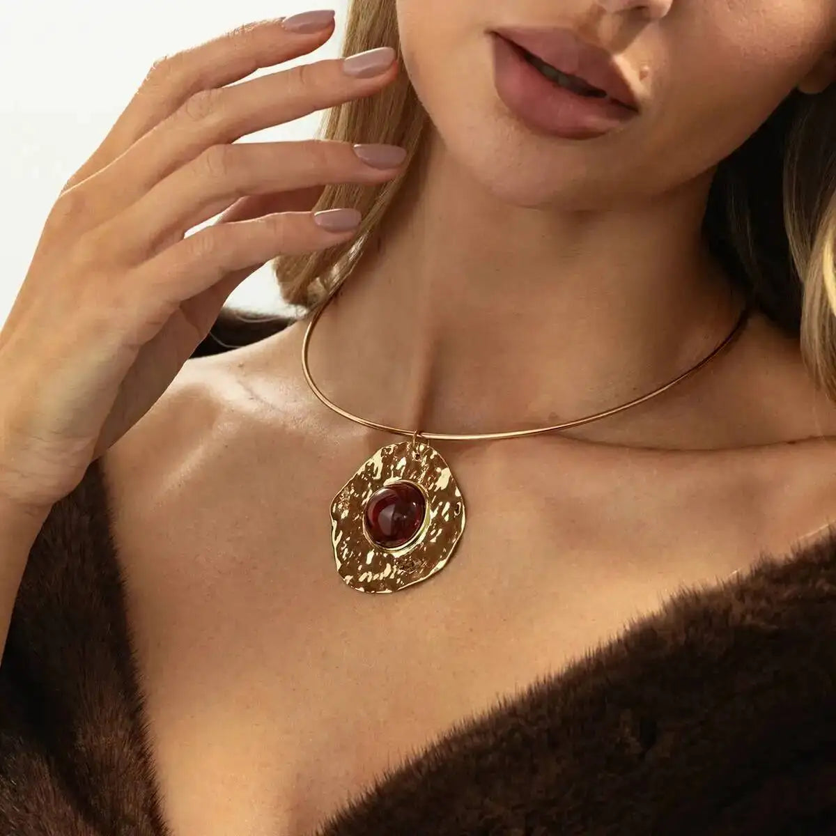 Resin Round Pendant Choker
