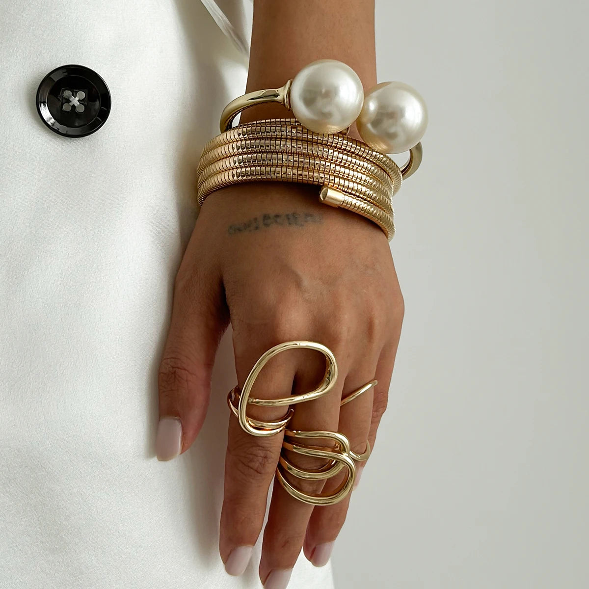 Punk Multilayer Snake Chain Open Spring Bangles Boho Large Imitation Pearl Cuff Bangles Bracelet