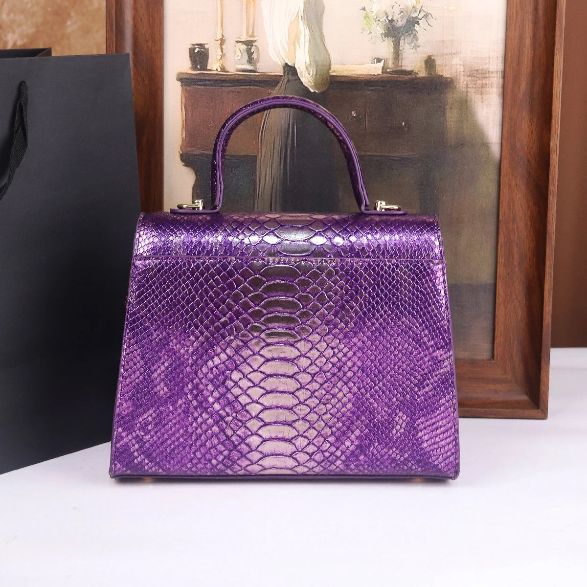 Stone-patterned handbag