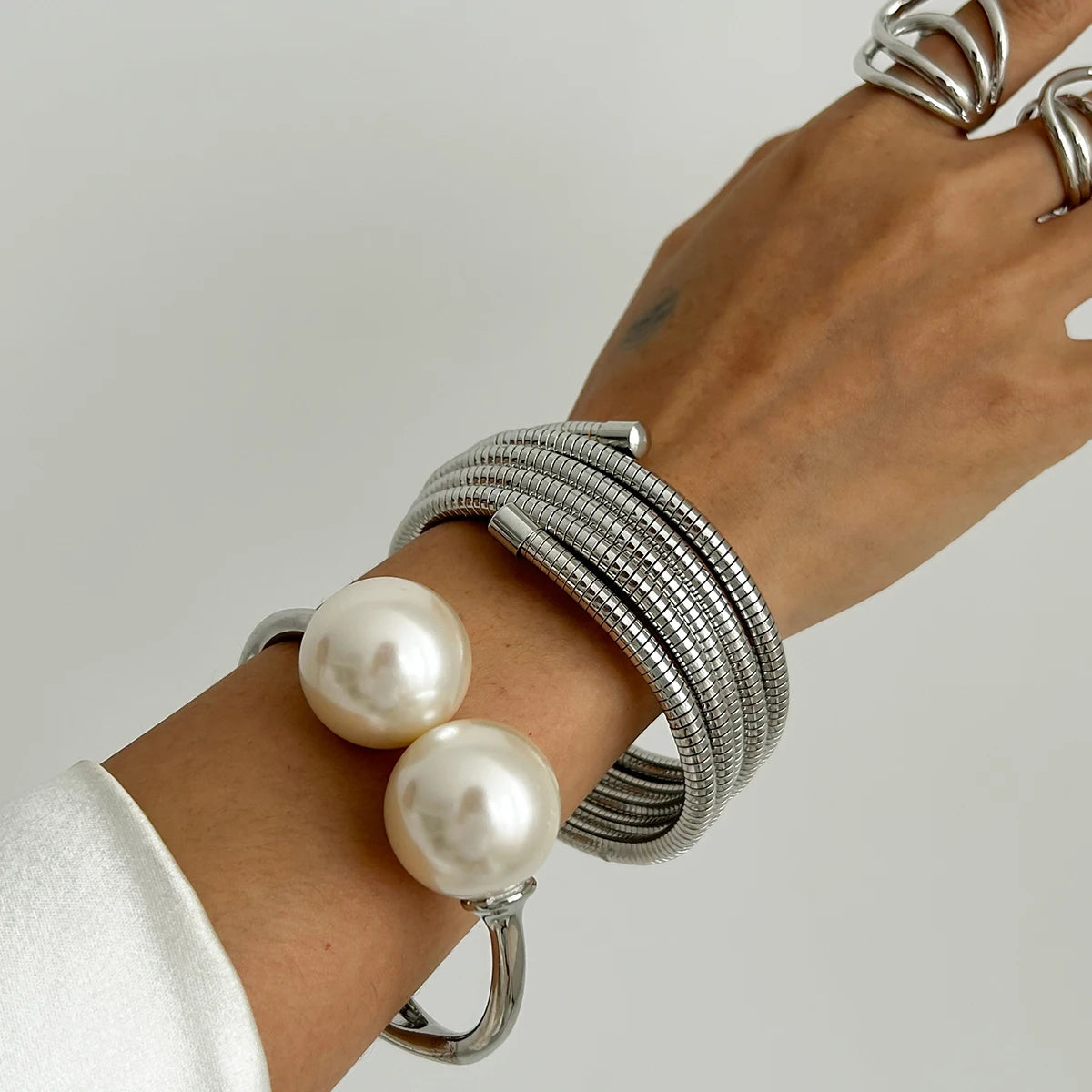 Punk Multilayer Snake Chain Open Spring Bangles Boho Large Imitation Pearl Cuff Bangles Bracelet