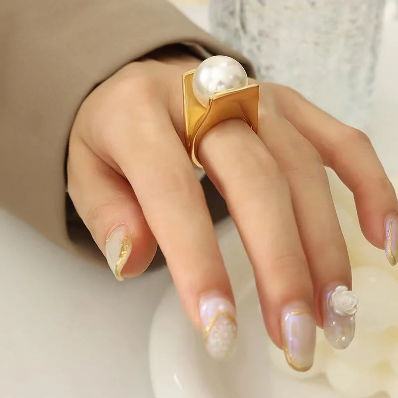 A Y-Shaped French-Style Imitation Pearl Ring, a Stylish and
