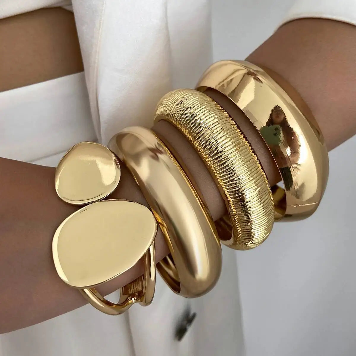 Glossy Wide Bracelet