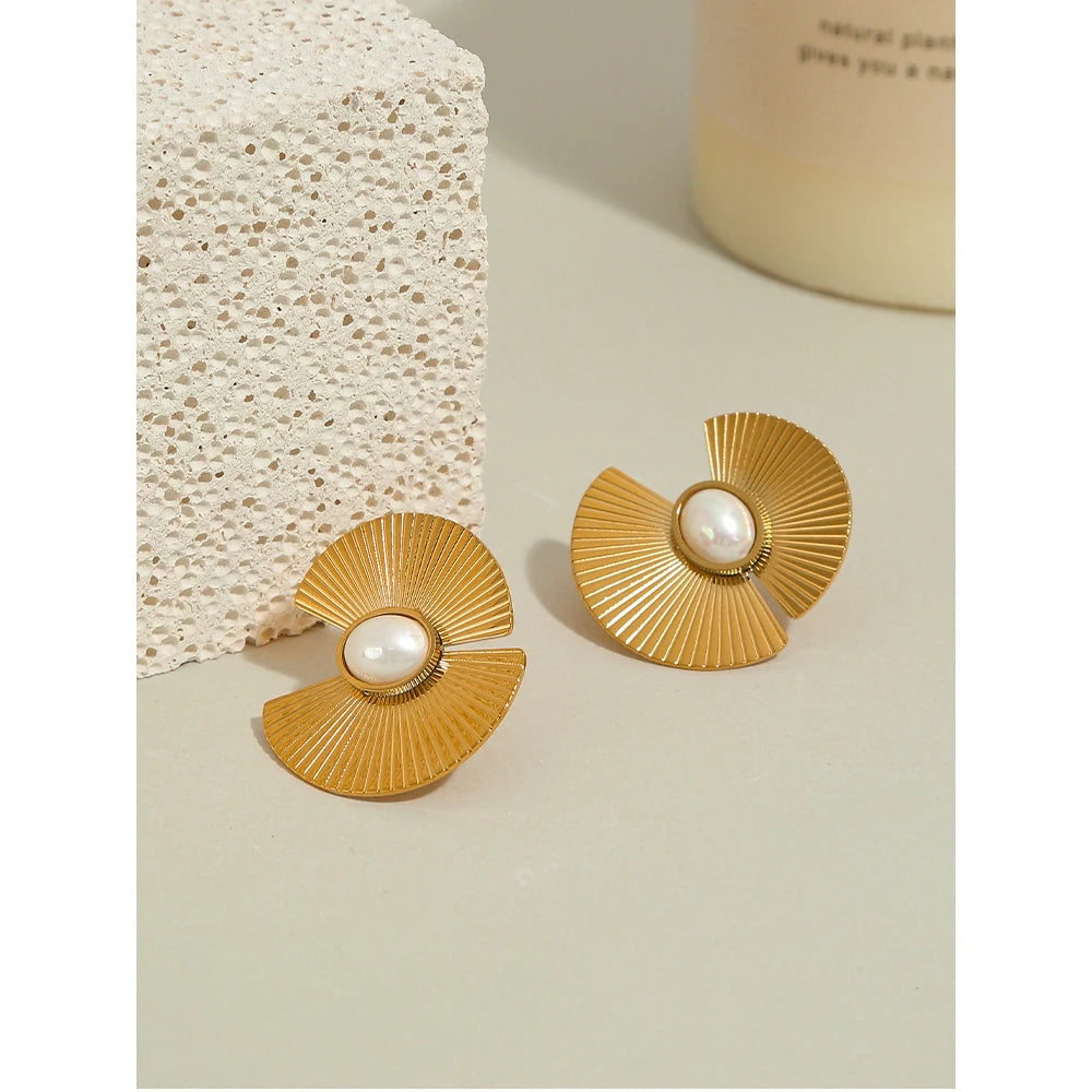 Imitation Pearl Flower Statement Earrings