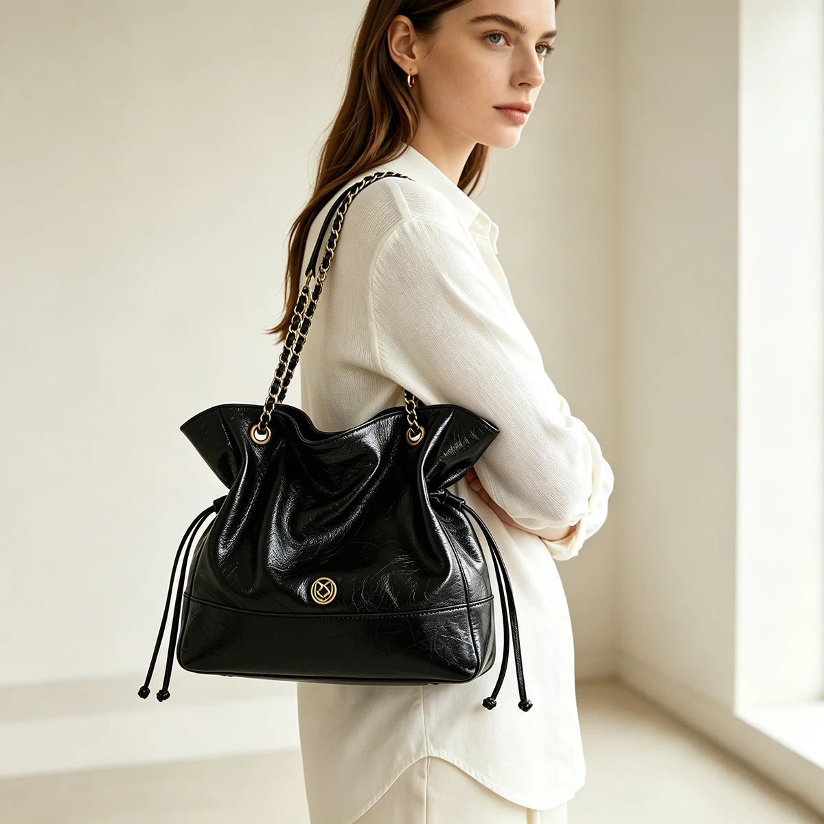 FOXER Women’s Large Leather Bucket Bag