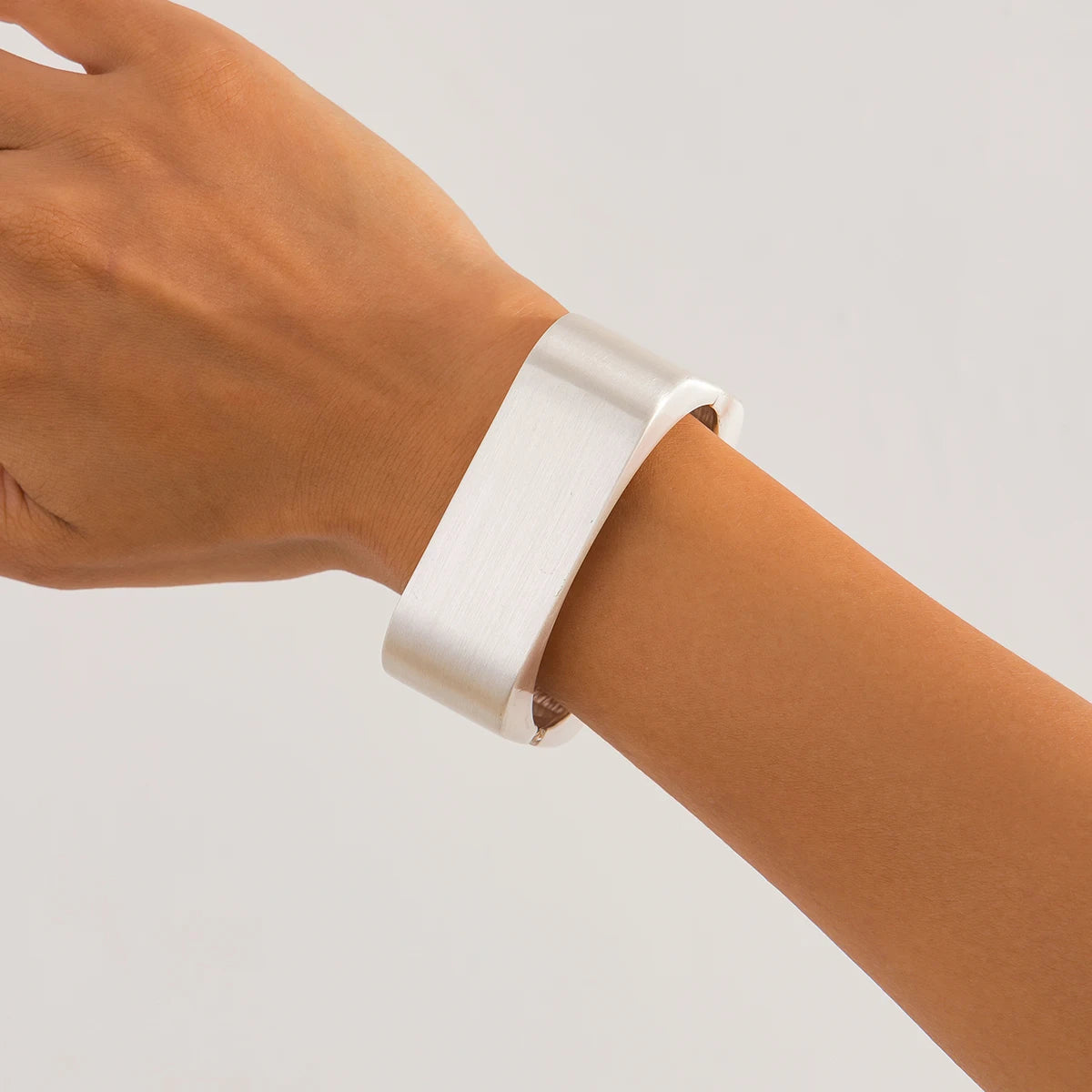 Simple Geometric Smooth Metal Cuff Bangles Trending Punk Gold Color Spring Bracelets
