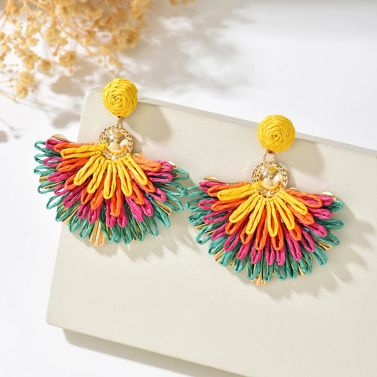 Women Handmade Colorful Straw Fan Fringe Earrings Raffia Ball Stud Gradient Tassel Dangling Earrings Bohemian Holiday Seaside Ac