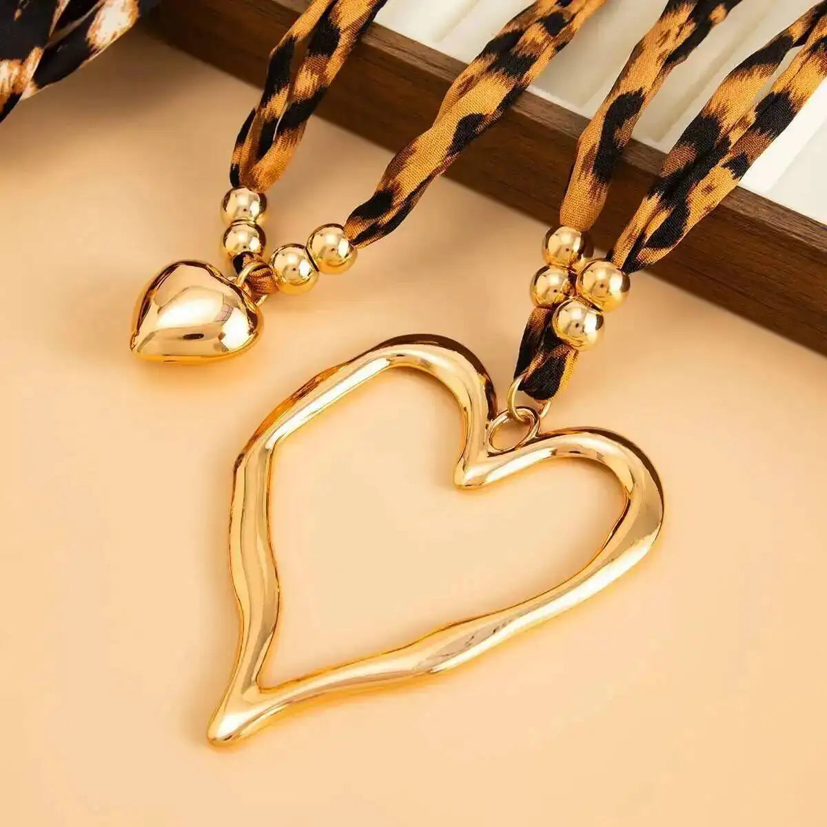 Leopard Heart Pendant Necklace Set