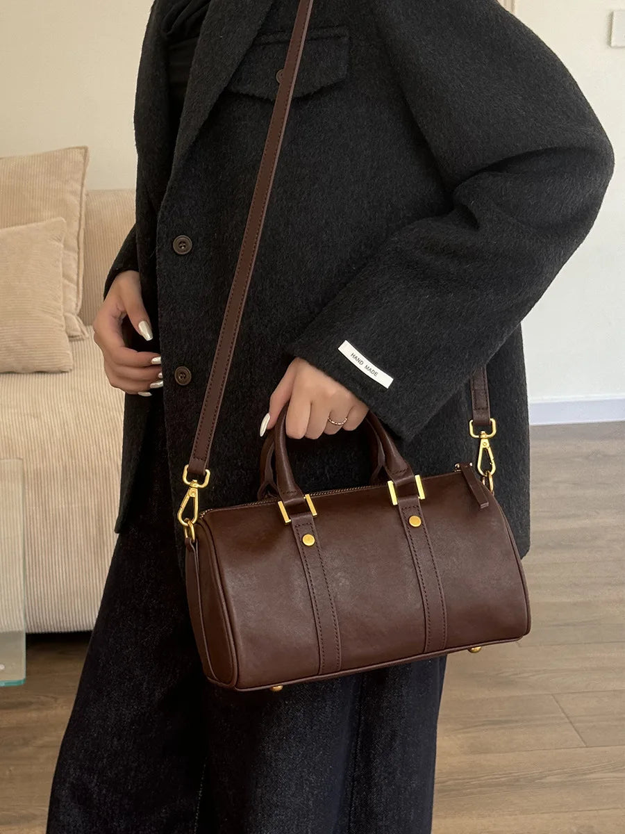 YANATARI Cattle Leather Shoulder Bag