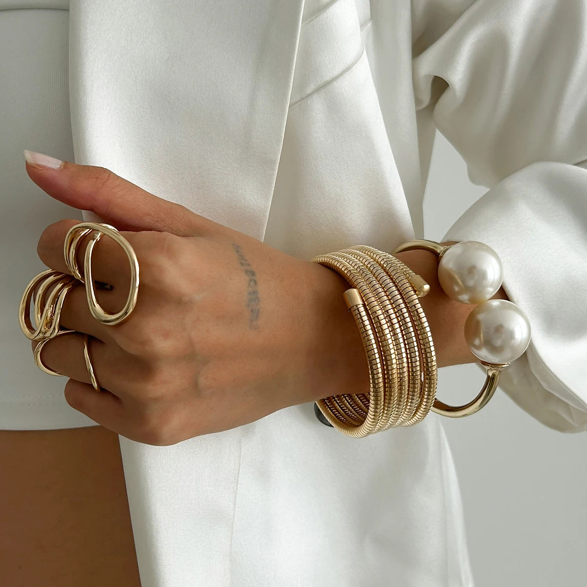 Punk Multilayer Snake Chain Open Spring Bangles Boho Large Imitation Pearl Cuff Bangles Bracelet
