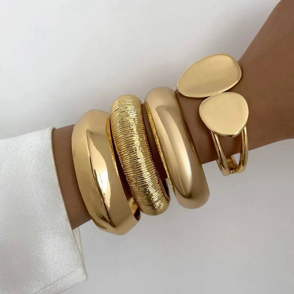 Glossy Wide Bracelet
