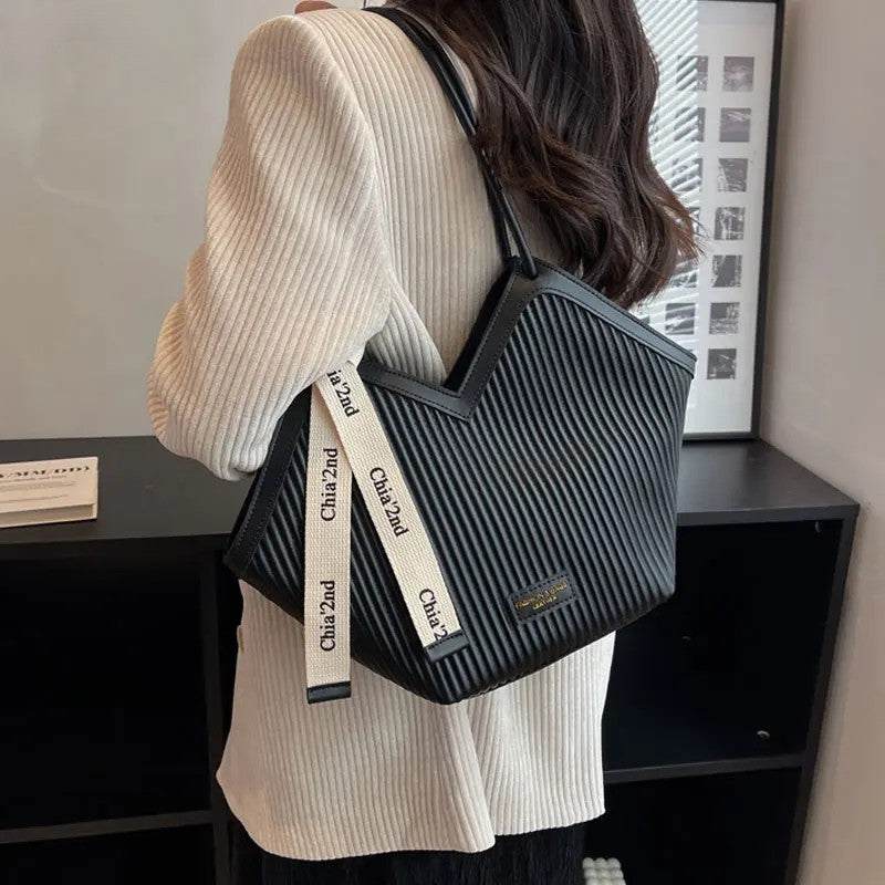 PU Leather Heart-Shaped Tote Bag