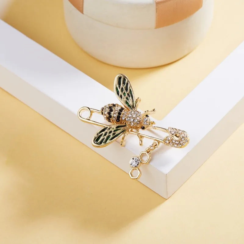 SKEDS Luxury Exaggerated Vintage Women Crystal Bee Brooch Pin Fashion Elegant Lady Exquisite Insect Rhinestone Badges