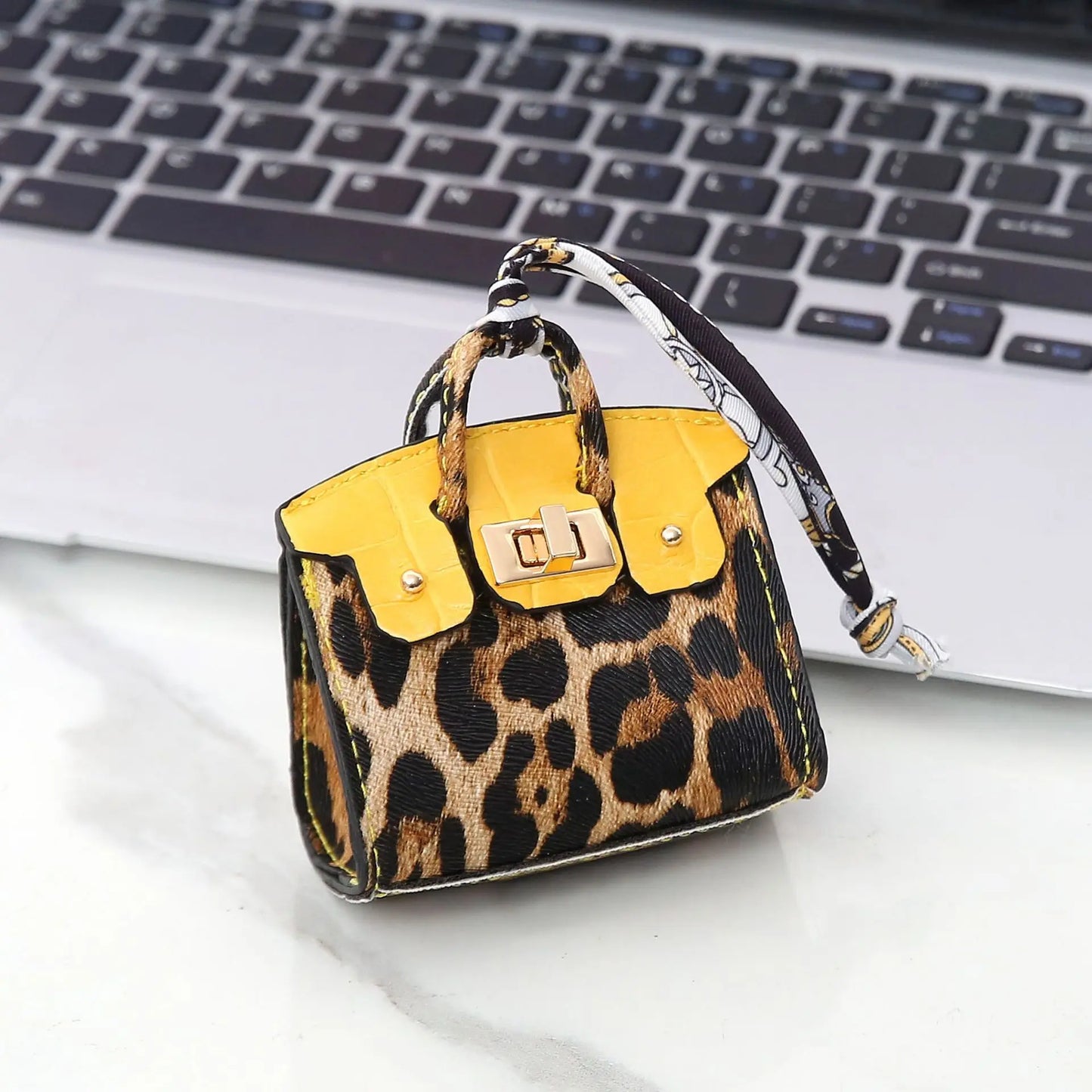 2026 New Cute House Mini Bag, Fashion Hanging Ornament, Multifunctional Key Earphone Storage Bag