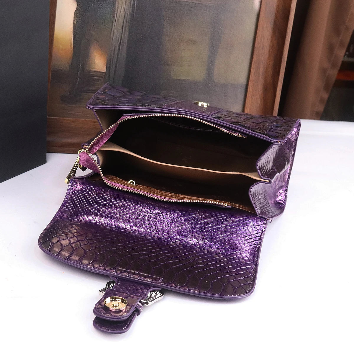 Stone-patterned handbag