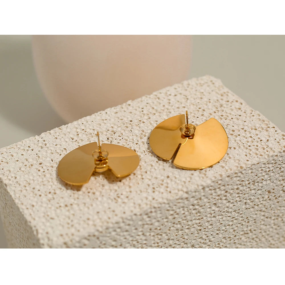 Imitation Pearl Flower Statement Earrings