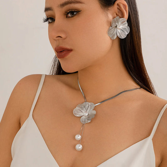 Gold Flower Necklace & Earrings Set