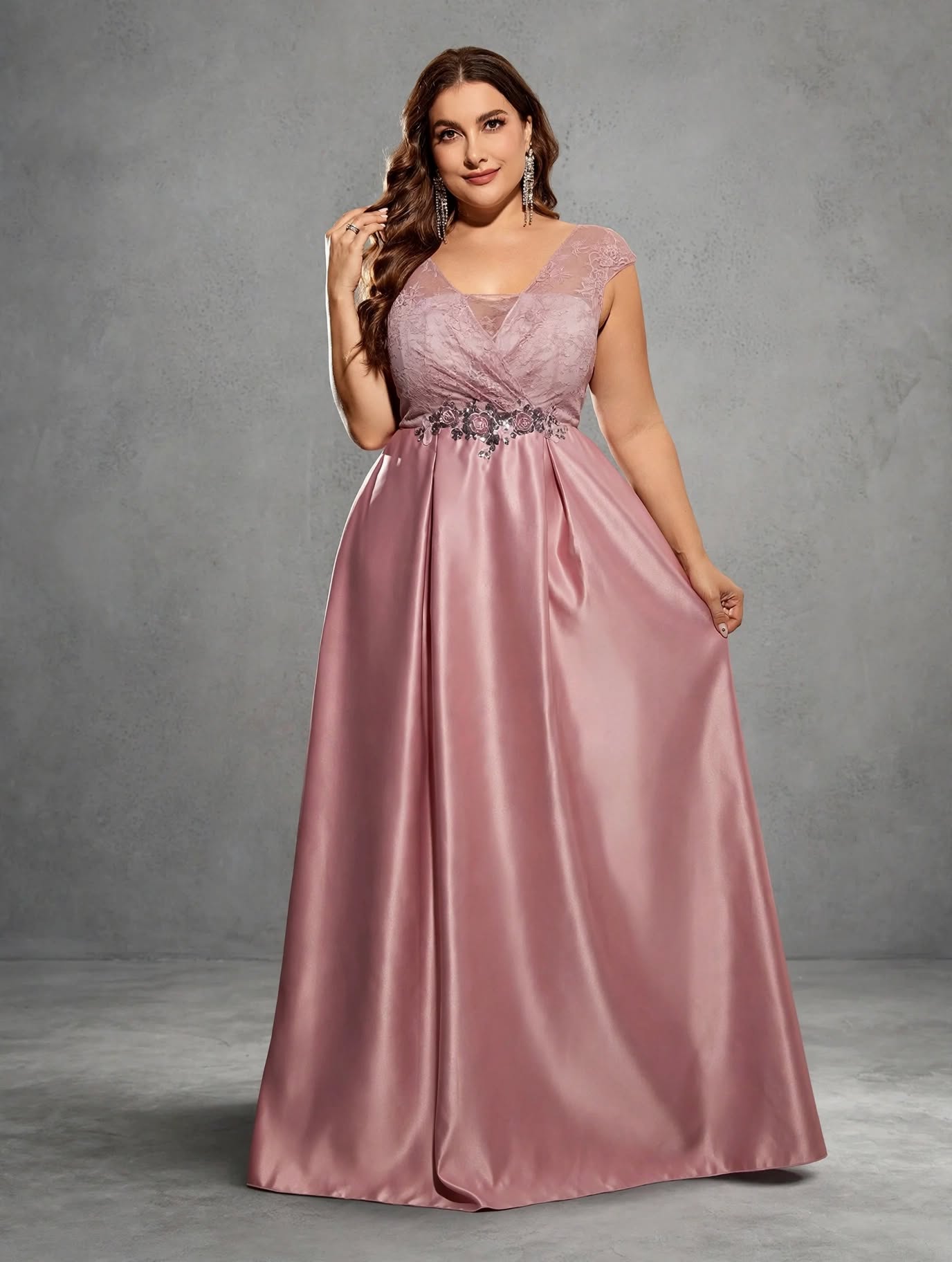 Plus-Size Lace Pleated Dress