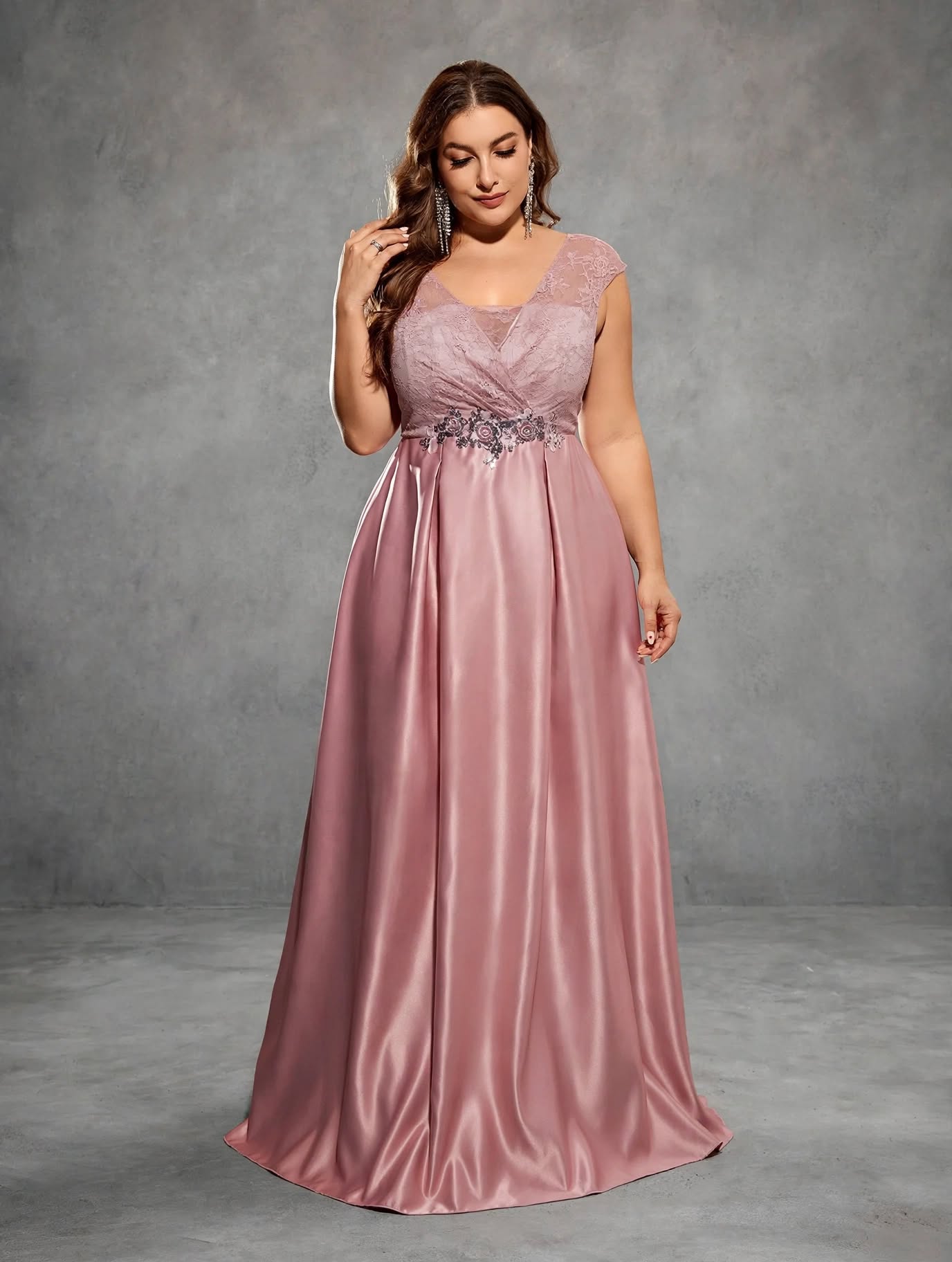 Plus-Size Lace Pleated Dress